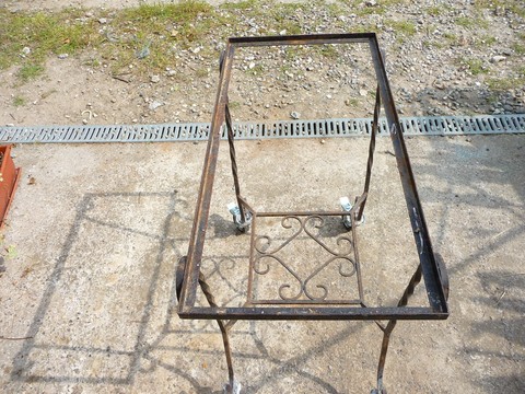 structure métallique de la tablette